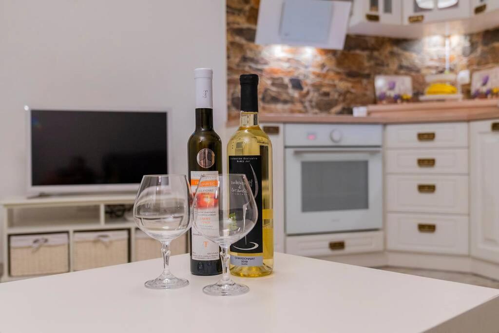 Provensalsky Rodinny Apartman Mandolina Бойнице Екстериор снимка